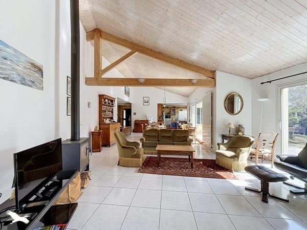 Maison à vendre 389 610 € La Roche-sur-Yon 6 p 175 m² DPE C