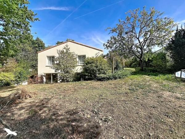 Maison à vendre 389 610 € La Roche-sur-Yon 6 p 175 m² DPE C
