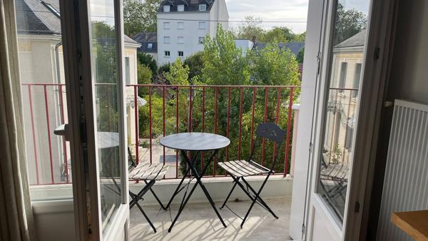 À louer, agréable appartement T3 avec balcon – Tours.