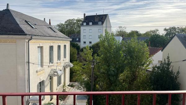 À louer, agréable appartement T3 avec balcon – Tours.