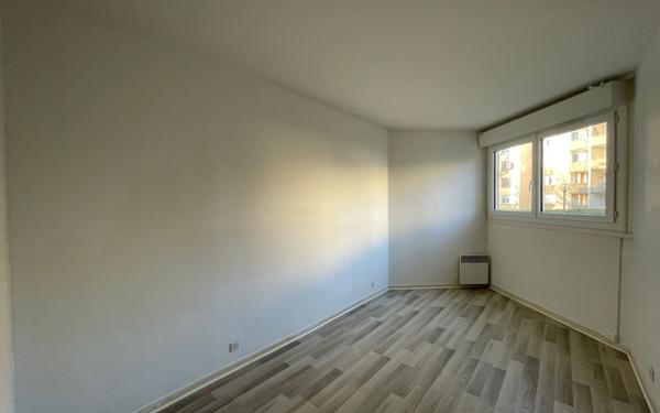 Appartement à vendre    3 pièces • 68,63 m2 Montigny-le-Bretonneux
