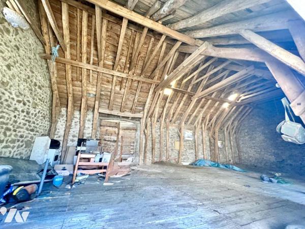 CORPS DE FERME EN PIERRE À RÉNOVER (LA FAGE-SAINT-JULIEN - 48)