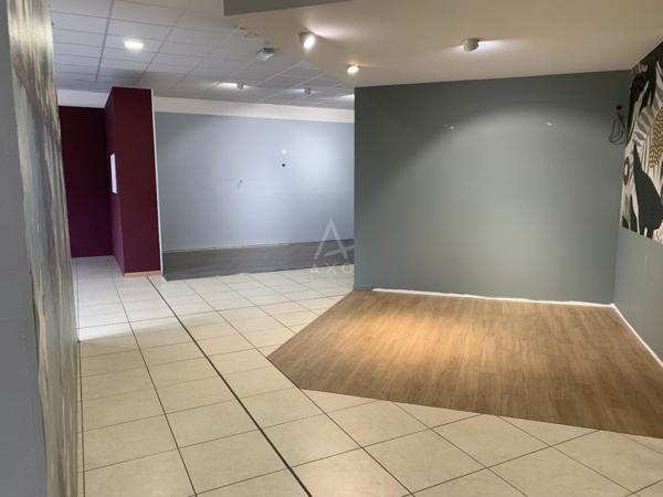 A louer-Local commercial 500 m² Champniers
