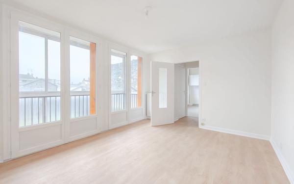 Appartement à vendre    1 pièce • 30,13 m2 Aurillac