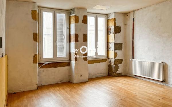 Maison à vendre    5 pièces •  Montmarault