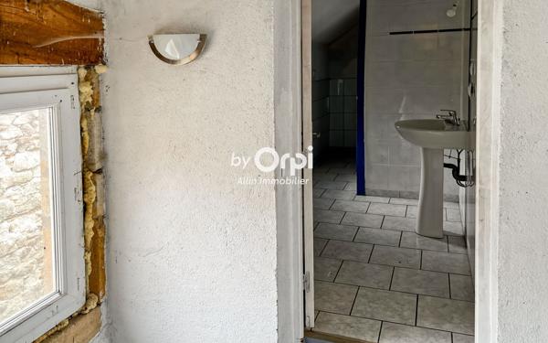 Maison à vendre    5 pièces •  Montmarault