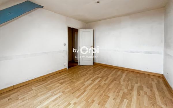 Maison à vendre    5 pièces •  Montmarault