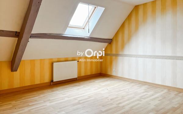 Maison à vendre    5 pièces •  Montmarault