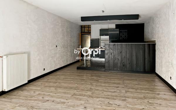 Maison à vendre    5 pièces •  Montmarault