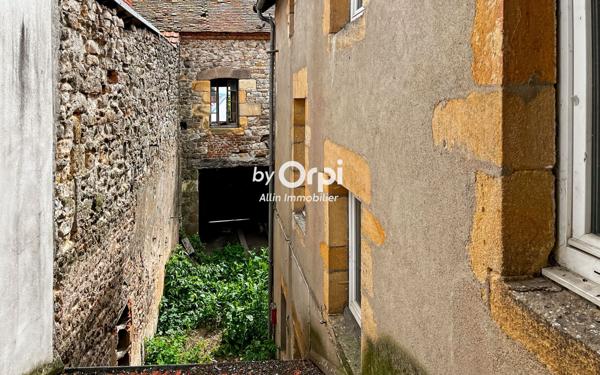 Maison à vendre    5 pièces •  Montmarault