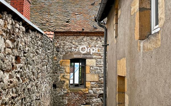 Maison à vendre    5 pièces •  Montmarault