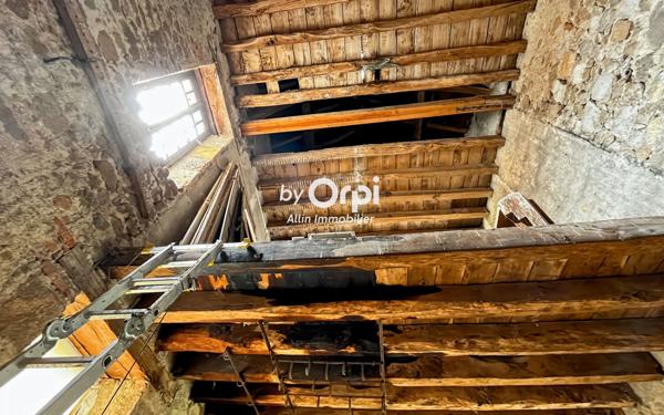 Maison à vendre    5 pièces •  Montmarault