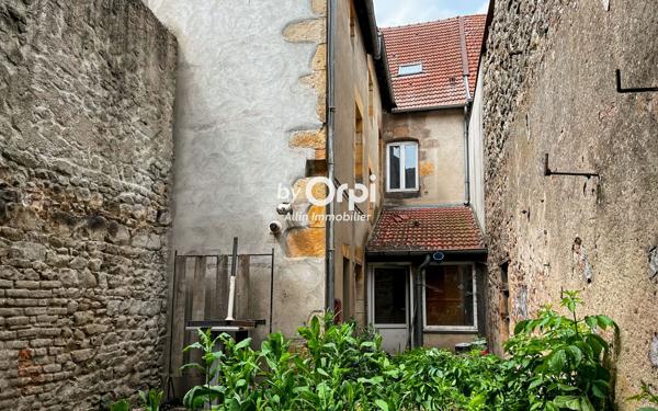 Maison à vendre    5 pièces •  Montmarault