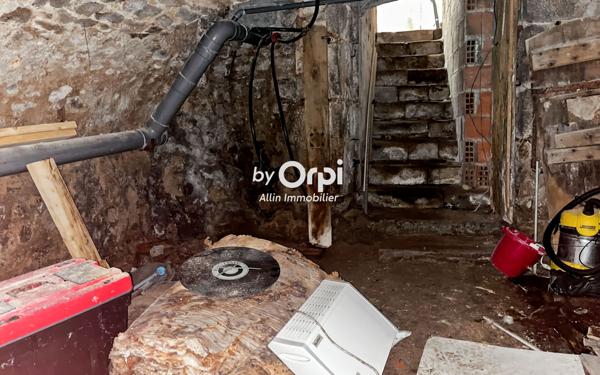 Maison à vendre    5 pièces •  Montmarault