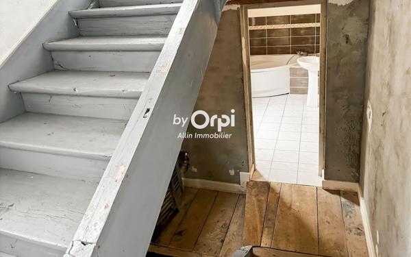 Maison à vendre    5 pièces •  Montmarault