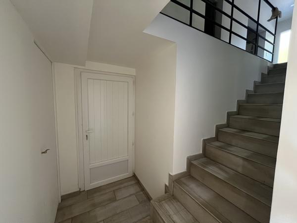 Maison sur 2 niveaux d'environ 146 M2 avec garage, terrasses sur 1610 M2