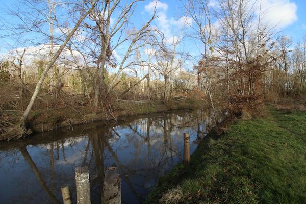 MAISON 120 M² AVEC BORD DE RIVIÈRE