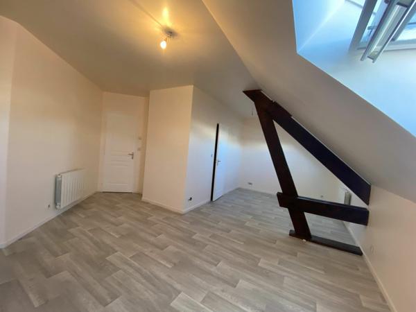 Appartement à louer    1 pièce •  Fleury-les-Aubrais