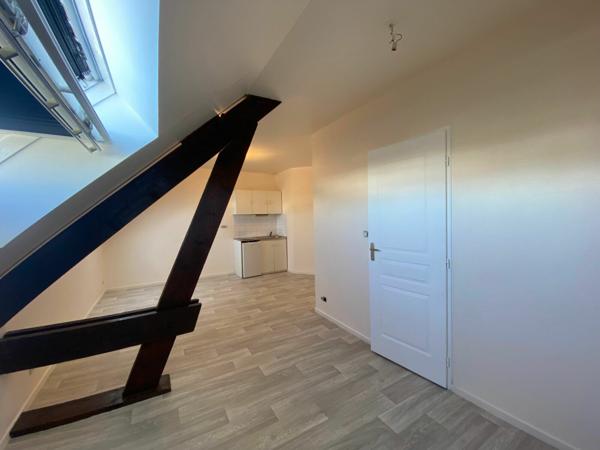 Appartement à louer    1 pièce •  Fleury-les-Aubrais