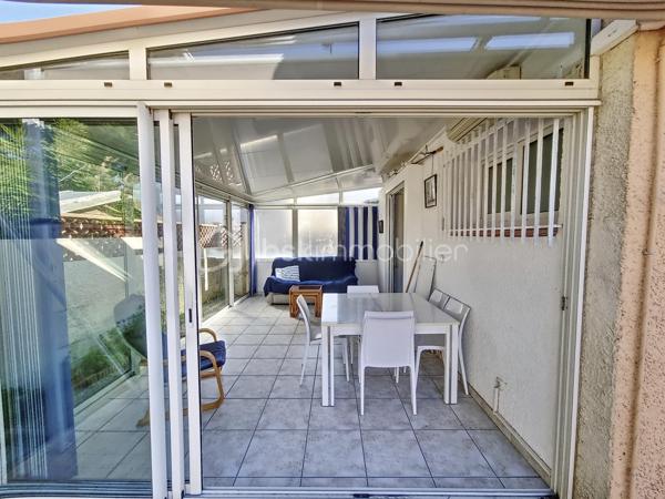 A VENDRE VILLA TROIS FACES DE 100M² A SAINT CYPRIEN PLAGE - SECTEUR AYGUAL - TROIS CHAMBRES - CLIMATISATION REVERSIBLE - PISCINE - PROCHE DE TOUS LES COMMERCES ET DES PLAGES A PIED.

Cette villa, située en impasse, sur un secteur calme et recherché, se compose en rez-de-chaussée d'une cuisine aménagée indépendante qui s'ouvre sur une véranda en guise de salon-séjour climatisé, de deux chambres, d'un toilette indépendant, et d'une salle d'eau.
L'ancien garage avec sa baie vitrée vous offre sa suite parentale avec sa salle de bain, son toilette et son dressing. Possibilité de stockage,ou bien d'une activité professionnelle de façon indépendante.
L'étage au volume exceptionnel vous propose une troisième chambre dotée de sa salle d'eau et de son toilette.
Vous apprécierez ses extérieurs garce à sa terrasse dès le seuil de la maison, mais aussi sa seconde terrasse avec sa pergola aux abord de sa micro piscine chauffée et sécurisée avec son traitement d'eau automatique. Moments de farniente et de détente garantis en famille ou entre amis.
Le stationnement est prévu devant la maison.
Cette villa, sans aucun travaux à prévoir, sera idéale pour votre résidence secondaire ou principale, et parfaite pour un investissement locatif.

Les + : pas de travaux à prévoir, climatisation réversible, piscine récente sans contrainte automatisée, pas de syndic, pas de charges, la vie en plain-pied, en impasse.

Je reste à votre disposition pour toutes informations.