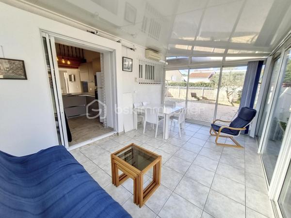 A VENDRE VILLA TROIS FACES DE 100M² A SAINT CYPRIEN PLAGE - SECTEUR AYGUAL - TROIS CHAMBRES - CLIMATISATION REVERSIBLE - PISCINE - PROCHE DE TOUS LES COMMERCES ET DES PLAGES A PIED.

Cette villa, située en impasse, sur un secteur calme et recherché, se compose en rez-de-chaussée d'une cuisine aménagée indépendante qui s'ouvre sur une véranda en guise de salon-séjour climatisé, de deux chambres, d'un toilette indépendant, et d'une salle d'eau.
L'ancien garage avec sa baie vitrée vous offre sa suite parentale avec sa salle de bain, son toilette et son dressing. Possibilité de stockage,ou bien d'une activité professionnelle de façon indépendante.
L'étage au volume exceptionnel vous propose une troisième chambre dotée de sa salle d'eau et de son toilette.
Vous apprécierez ses extérieurs garce à sa terrasse dès le seuil de la maison, mais aussi sa seconde terrasse avec sa pergola aux abord de sa micro piscine chauffée et sécurisée avec son traitement d'eau automatique. Moments de farniente et de détente garantis en famille ou entre amis.
Le stationnement est prévu devant la maison.
Cette villa, sans aucun travaux à prévoir, sera idéale pour votre résidence secondaire ou principale, et parfaite pour un investissement locatif.

Les + : pas de travaux à prévoir, climatisation réversible, piscine récente sans contrainte automatisée, pas de syndic, pas de charges, la vie en plain-pied, en impasse.

Je reste à votre disposition pour toutes informations.