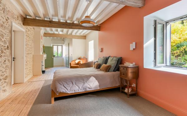 YZERON, Maison de caractère de 368 m² sur 3 758 m² de jardin paysagé avec piscine