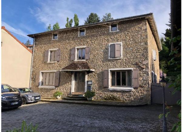 YZERON, Maison de caractère de 368 m² sur 3 758 m² de jardin paysagé avec piscine