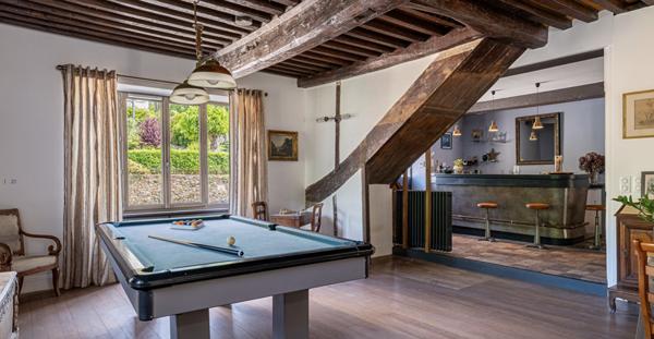 YZERON, Maison de caractère de 368 m² sur 3 758 m² de jardin paysagé avec piscine