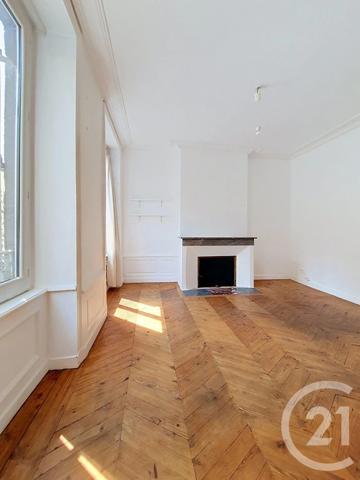 Appartement F4 à vendre  4 pièces - 68,61 m 2   CLERMONT FERRAND  - 63