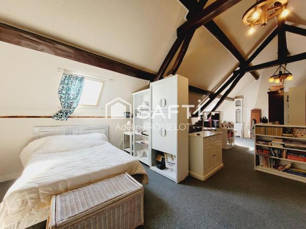 Ancien corps de ferme 139 m² + stockage 160 m²