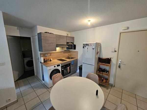 F2 40 m² Vichy proche commodités résidence recente 2008