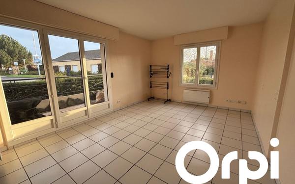 Appartement à louer    2 pièces • 39 m2 Montigny-le-Bretonneux