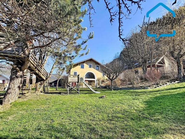 Dpt Isère (38), à vendre maison de charme 10 pièces de plus de 270 m2 habitable