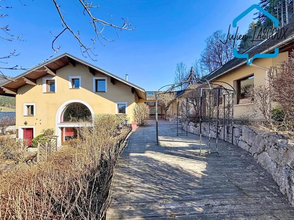 Dpt Isère (38), à vendre maison de charme 10 pièces de plus de 270 m2 habitable