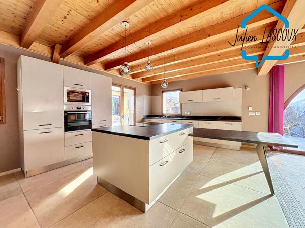 Dpt Isère (38), à vendre maison de charme 10 pièces de plus de 270 m2 habitable