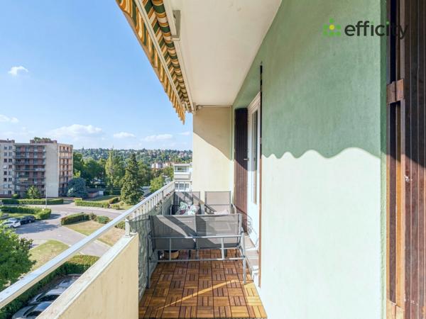 Appartement
         5 pièces
        - 90 m² Exclusivité 170 000 € *