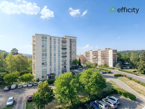 Appartement
         5 pièces
        - 90 m² Exclusivité 170 000 € *