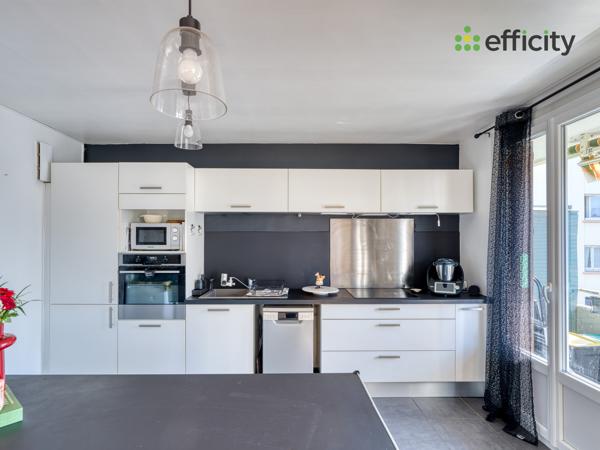 Appartement
         5 pièces
        - 90 m² Exclusivité 170 000 € *