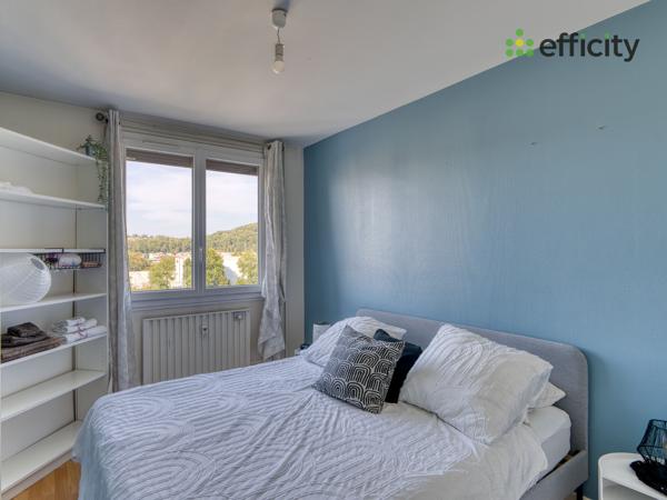 Appartement
         5 pièces
        - 90 m² Exclusivité 170 000 € *