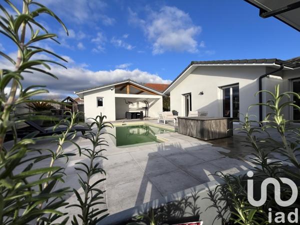 Maison 5 pièces de 105 m² à Mios (33380)