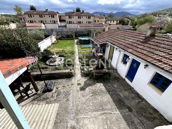 A VENDRE LAVELANET MAISON 108 M² + APPARTEMENT 40 M² + JARDIN 400 M² + DEPENDANCES