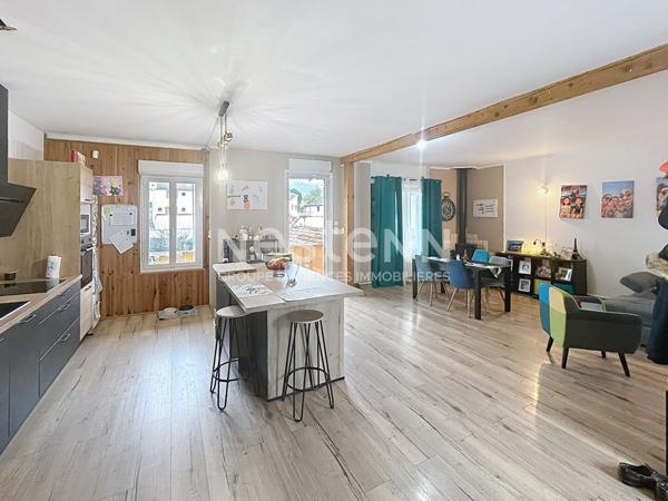 A VENDRE LAVELANET MAISON 108 M² + APPARTEMENT 40 M² + JARDIN 400 M² + DEPENDANCES