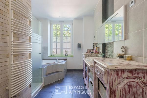 Maison de caractère au coeur de la nature et son atelier