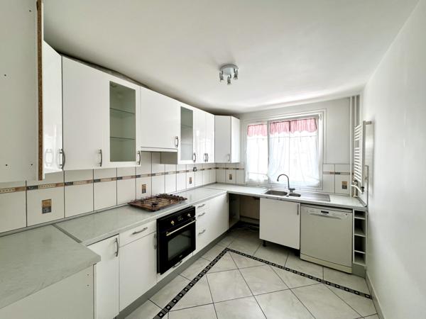 Noisy-le-Sec (93130) 5 pièces avec balcon, parking centre-ville