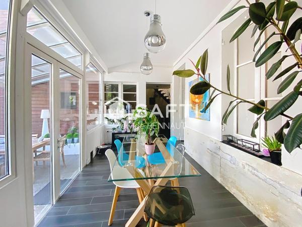 Maison en pierre centre-ville, 6 chambres, piscine, garage