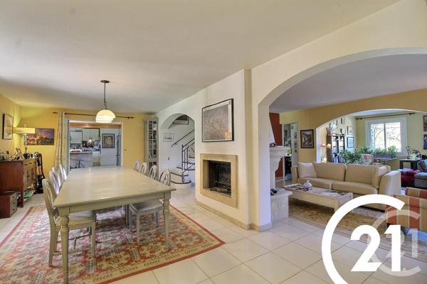 Maison à vendre  10 pièces - 310 m2 CAVAILLON - 84