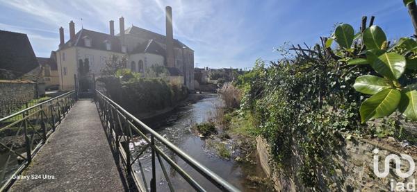 Appartement 3 pièces de 102 m² à Saint-Amand-Montrond (18200)