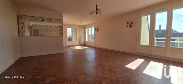 Appartement 3 pièces de 102 m² à Saint-Amand-Montrond (18200)