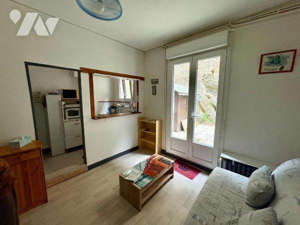 Idéalement placé, Avenue Georges V, à proximité immédiate de la plage de l'Ecluse, de la pointe...