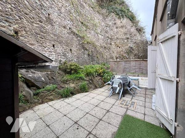 Idéalement placé, Avenue Georges V, à proximité immédiate de la plage de l'Ecluse, de la pointe...